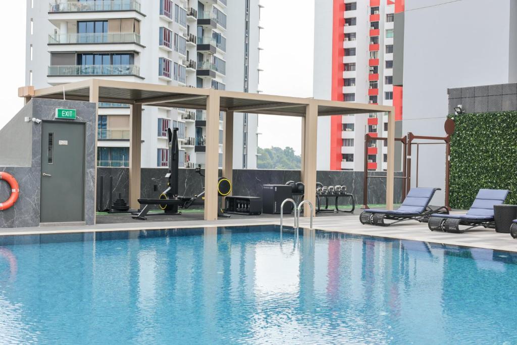 Swimming pool
