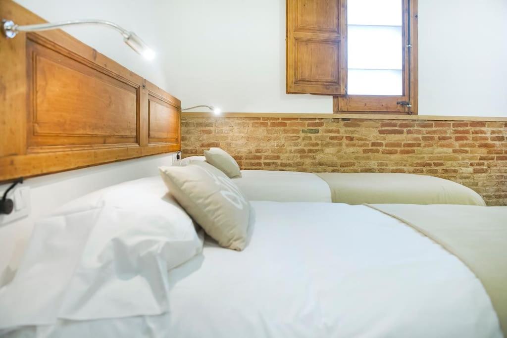 UNIQUE ARCHITECTS APARTMENT IN TRENDY CENTRAL POBLE SEC By MyRentalHost - 2