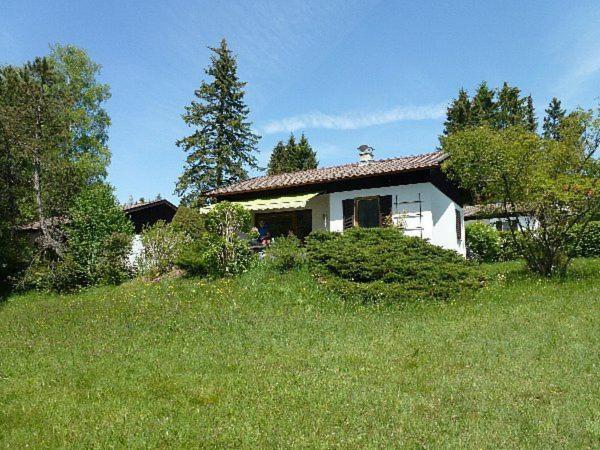 Ferienhaus mit Terrasse, Garage und Hobbyraum - 1
