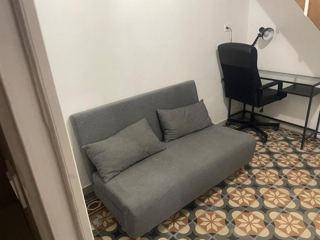 Small renovated cozy spot - 4