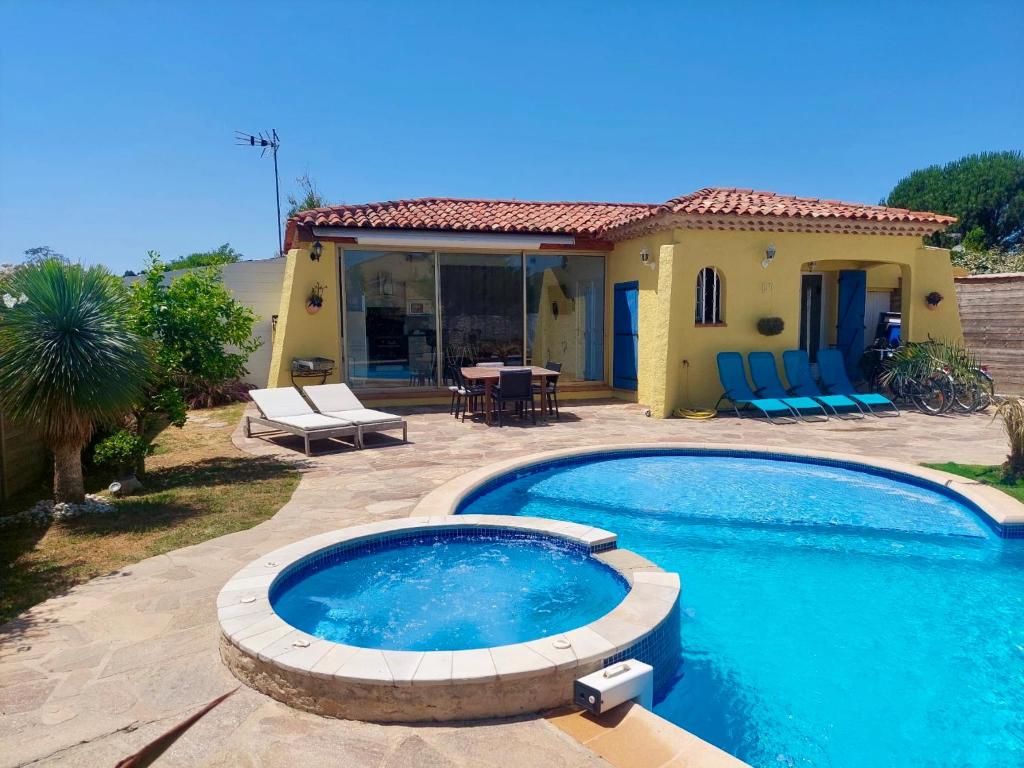 Villa au calme avec piscine privative - 2