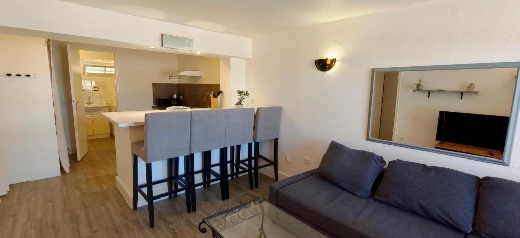Renovated flat with parking in Fréjus center - 2