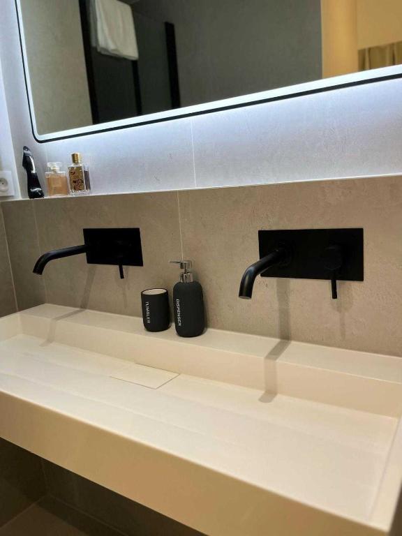 Modern apartment -1BDR 4P - 300m from the BEACH - 3