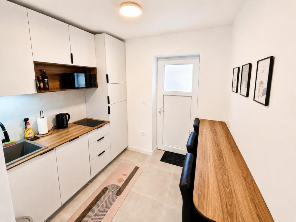 Tango Apartment Sarajevo - City Center Retreat - 4