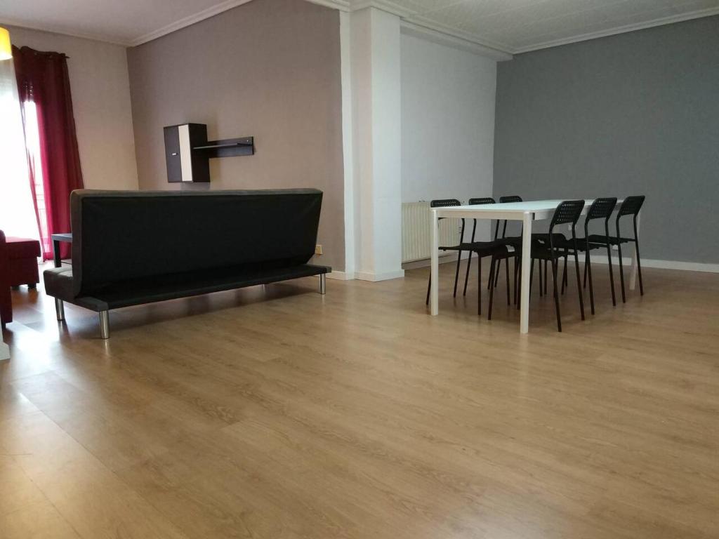 Spacious apartment in Logroño with 120 m² - 5