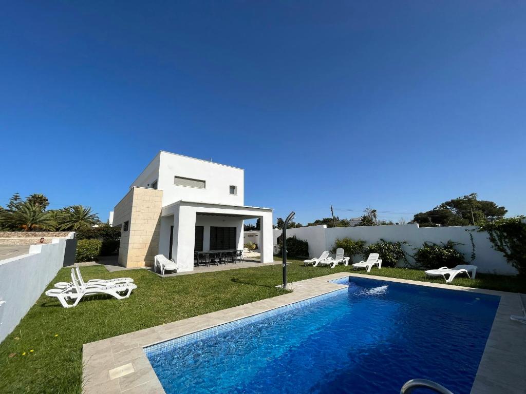 Spacious villa in Conil de la Frontera with private pool - 1