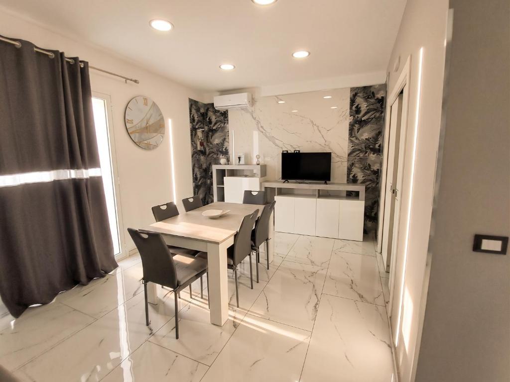 Charming House in Noto + Jacuzzi - 4