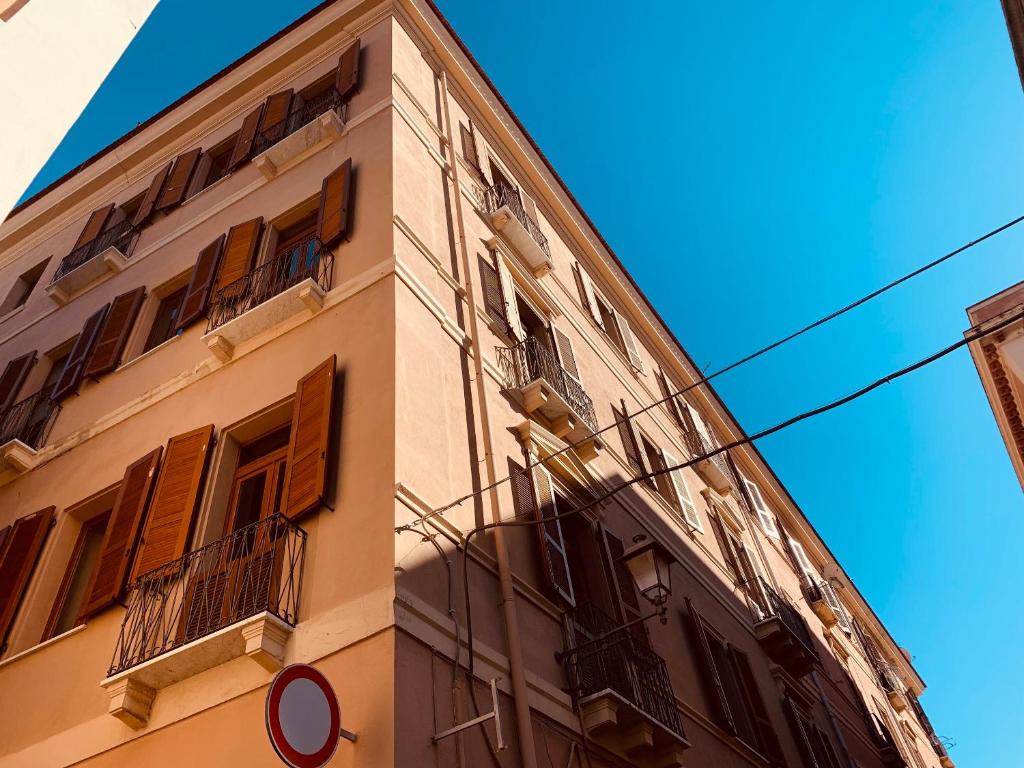 Elegant Studio in Cagliari, 60 m² with balcony and view - 1