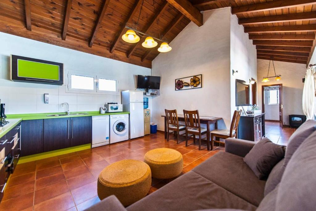 Charming Villa with Sea View in El Roque, Private Pool - 4
