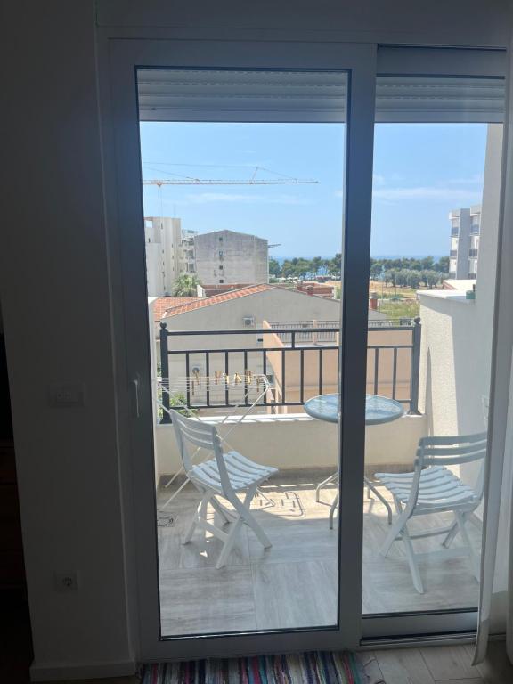 Studio Apartment with Sea View - 4
