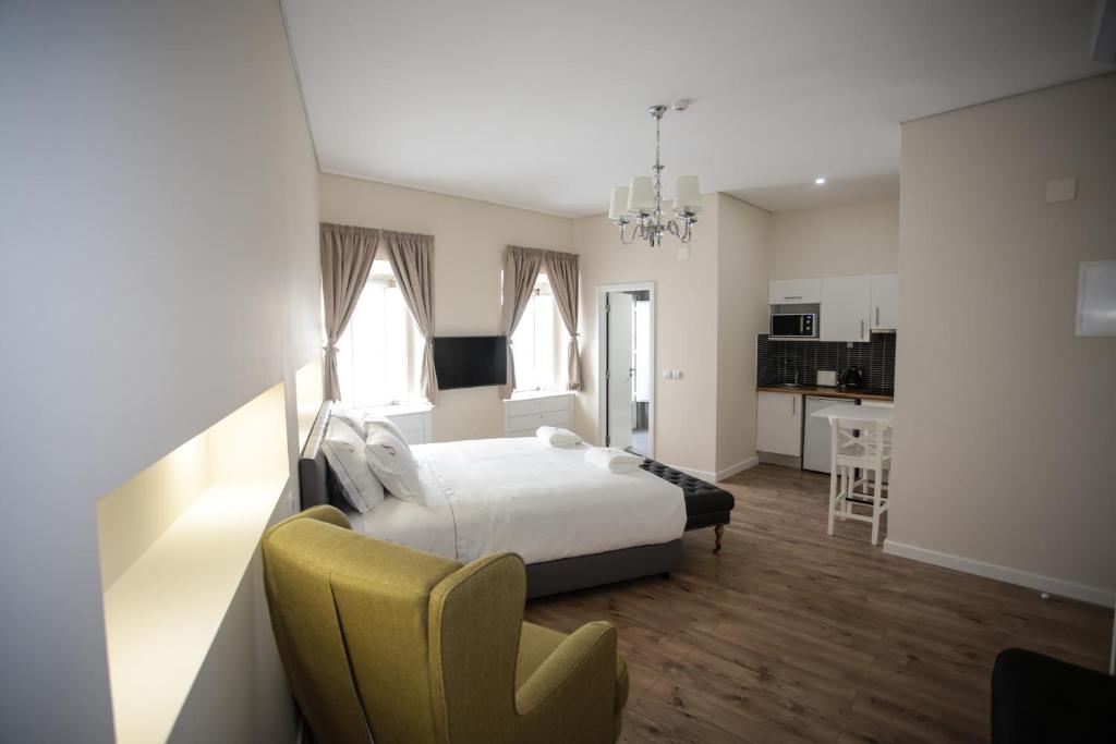 Large Double or Twin Room with Kitchenette