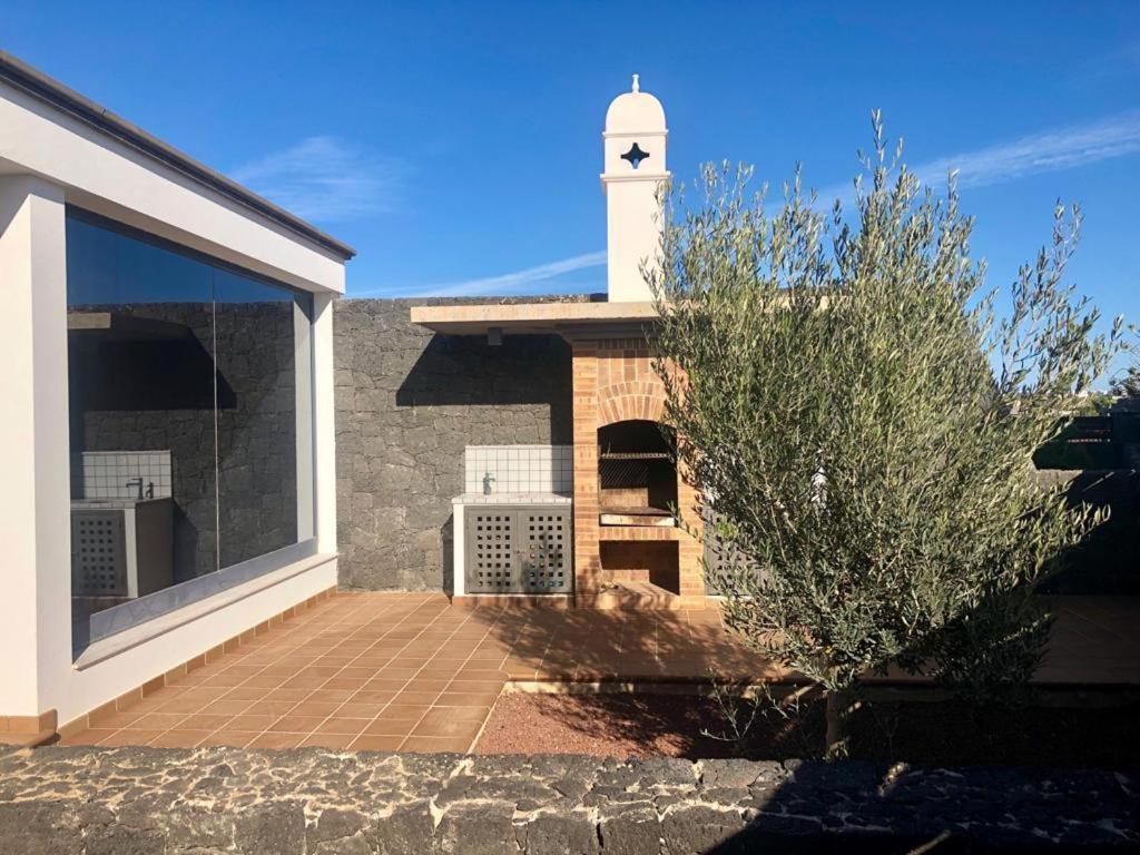 Charming Villa in Playa Blanca with Private Pool - 5