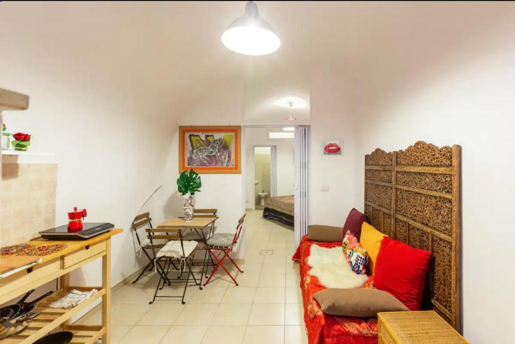 Charming Apartment in Bari's City Centre - 50 m² - Parking - 2