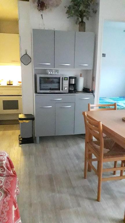 Appartement accueillant à Mandelieu-la-Napoule 32 m² avec balcon - 2