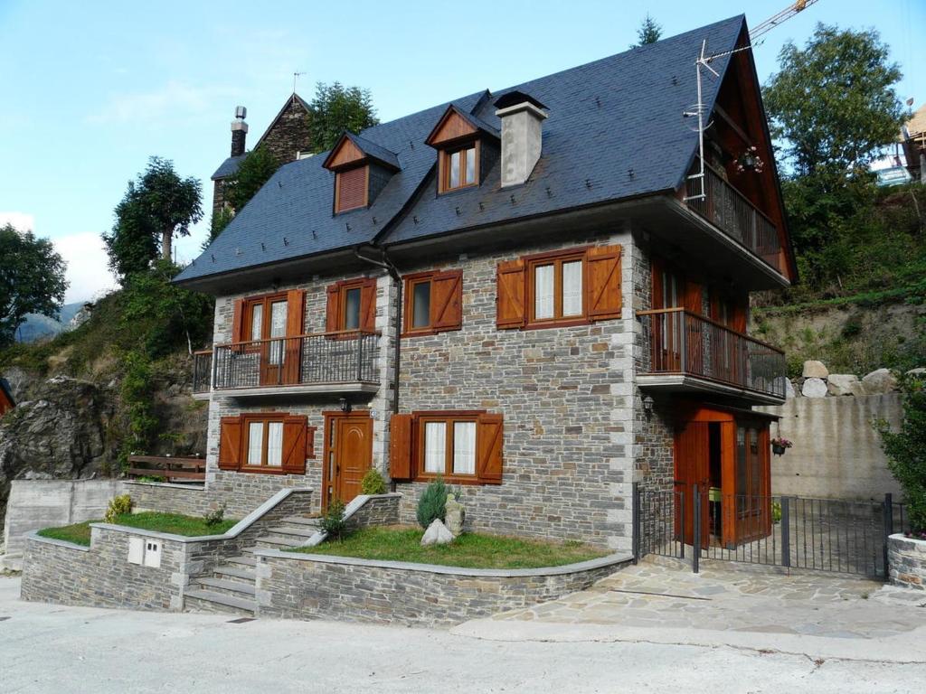 Charming Chalet in Viella, Mountain View - 1