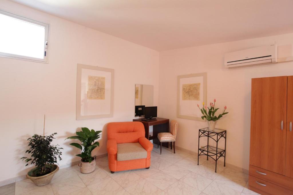 Apartment with Terrace in Ragusa - 4