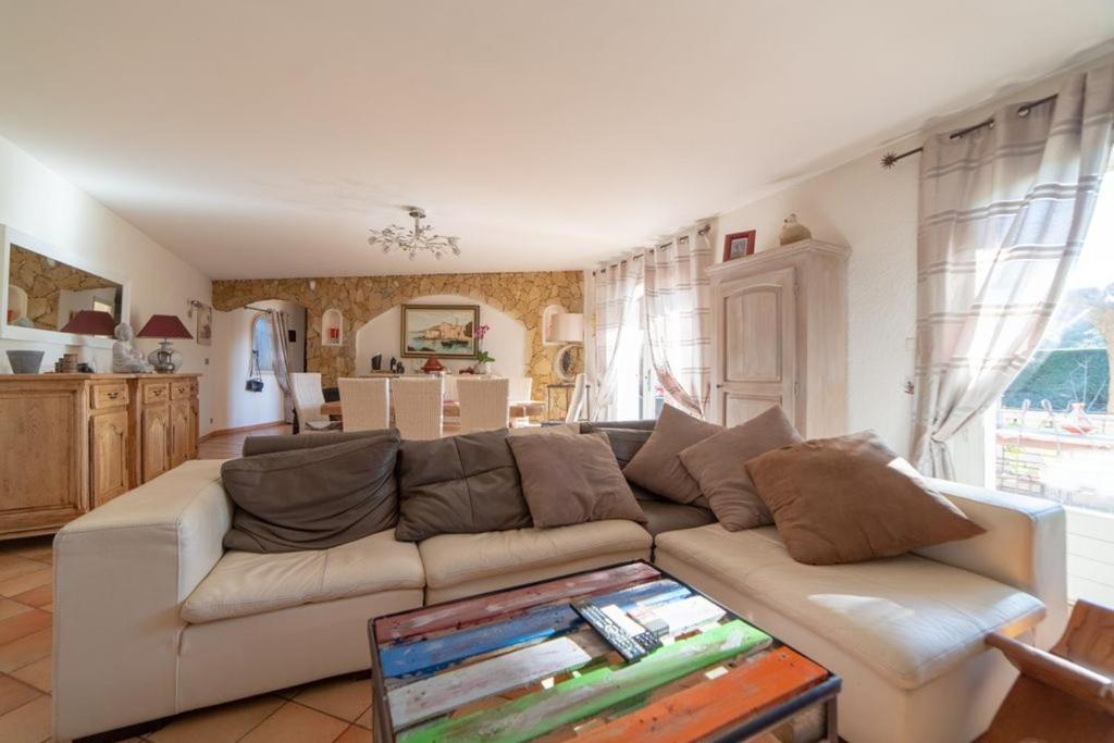 Villa avec Piscine Privée à Carqueiranne - 3