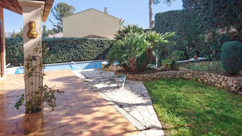 Villa avec piscine à Saint-Raphaël et vue sur la montagne - 5