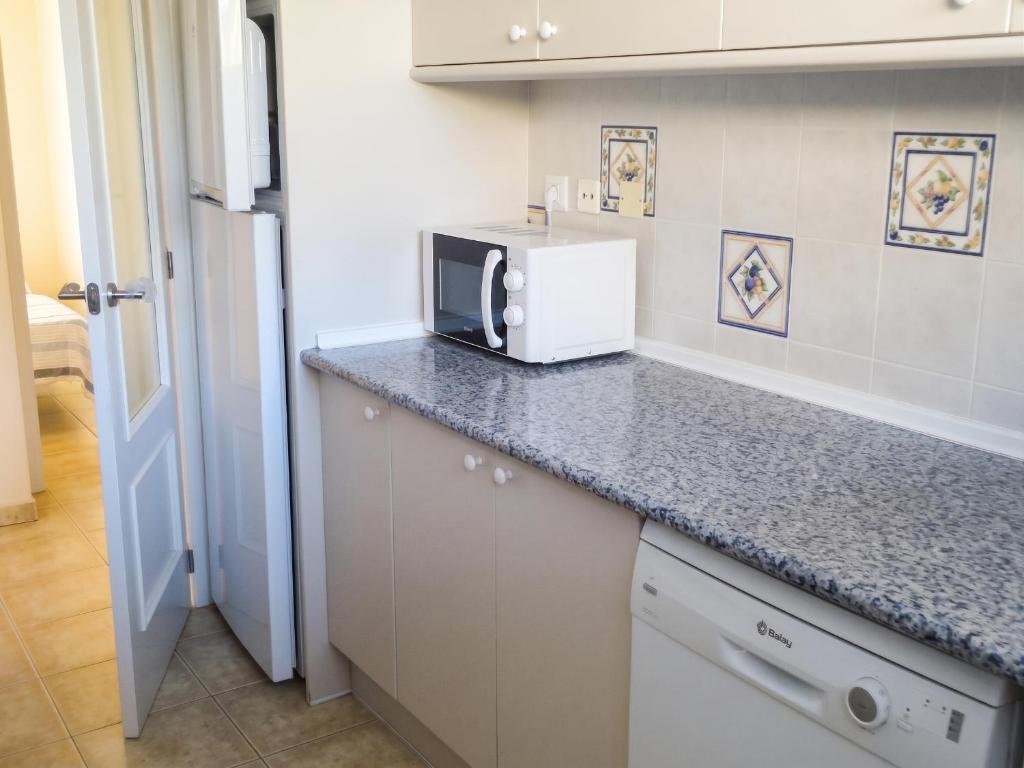 Charming Apartment in Dénia with Shared Pool - 4