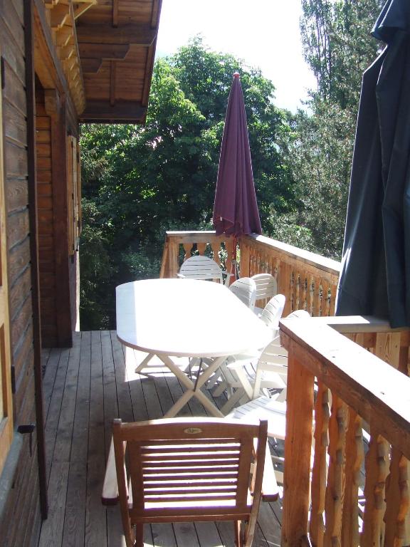 Chalet chaleureux à Saint-Chaffrey avec vue montagne et cheminée - 5
