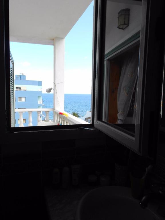 Cozy House in Candelaria, Sea View - 4