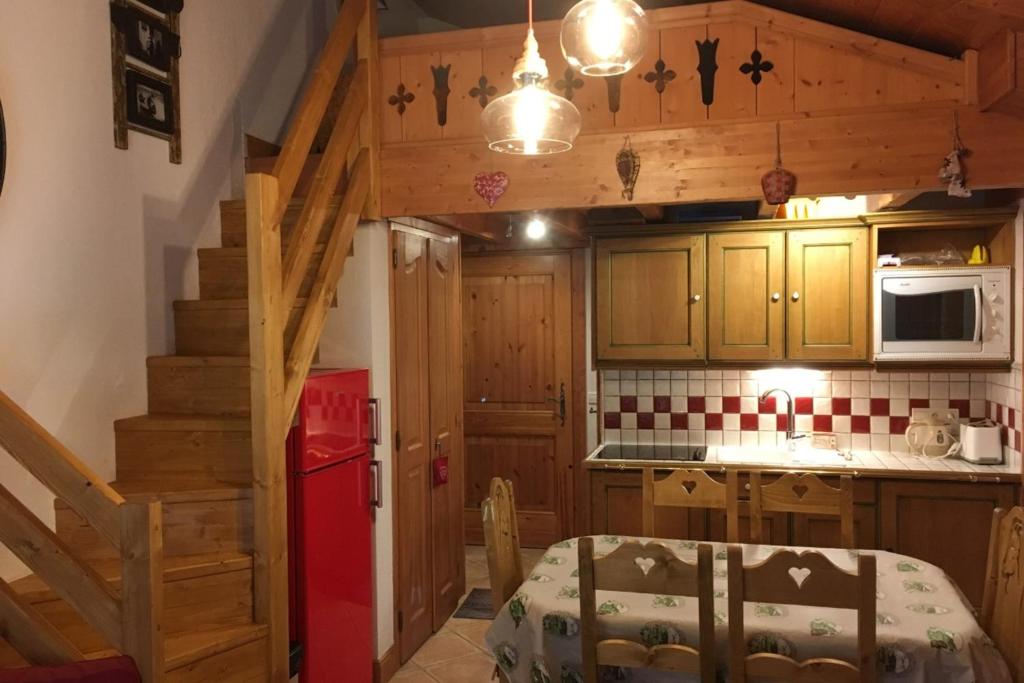 Appartement accueillant à Pralognan-la-Vanoise avec balcon et vue - 4