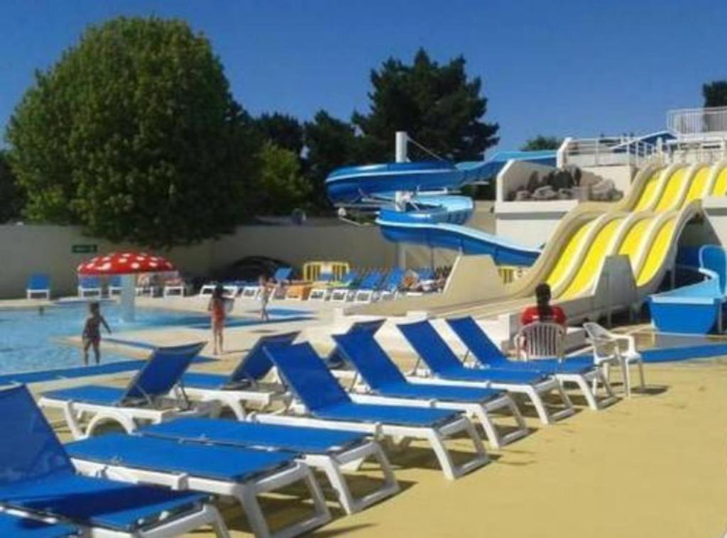 Mobil-home moderne à Saint-Jean-de-Monts avec piscine partagée - 4