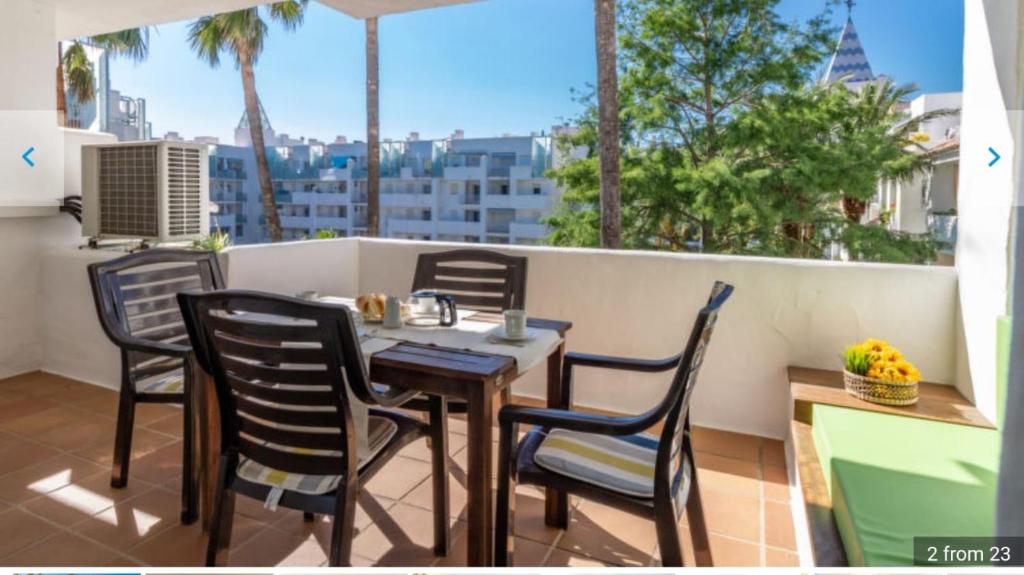 Spacious apartment in Roses, 60 m², shared pool - 1