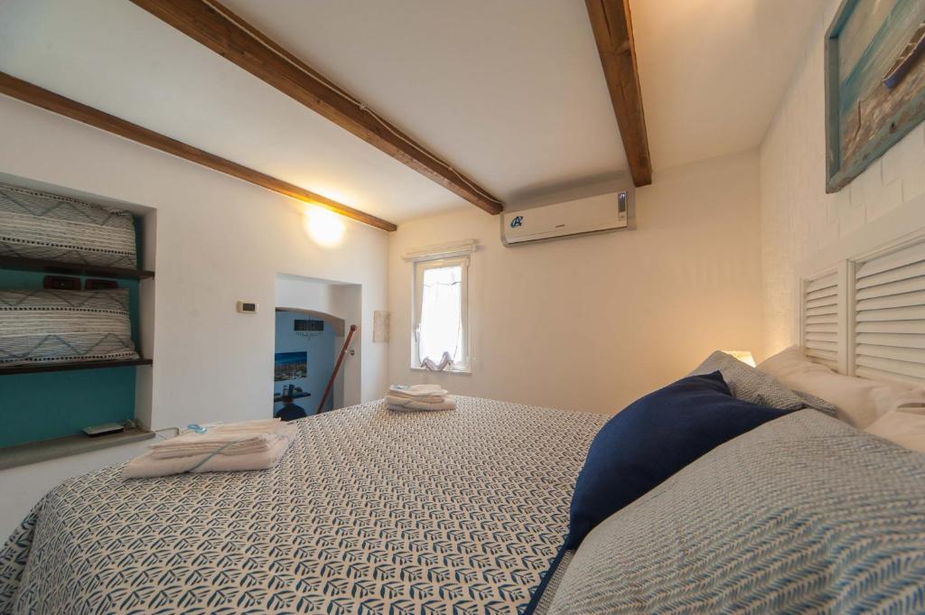 Charming Apartment in Trani with City View and Parking. - 5