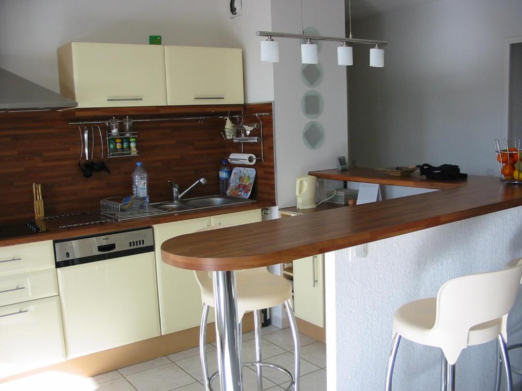 Appartement avec terrasse à Fréjus, 70 m², piscine partagée - 2