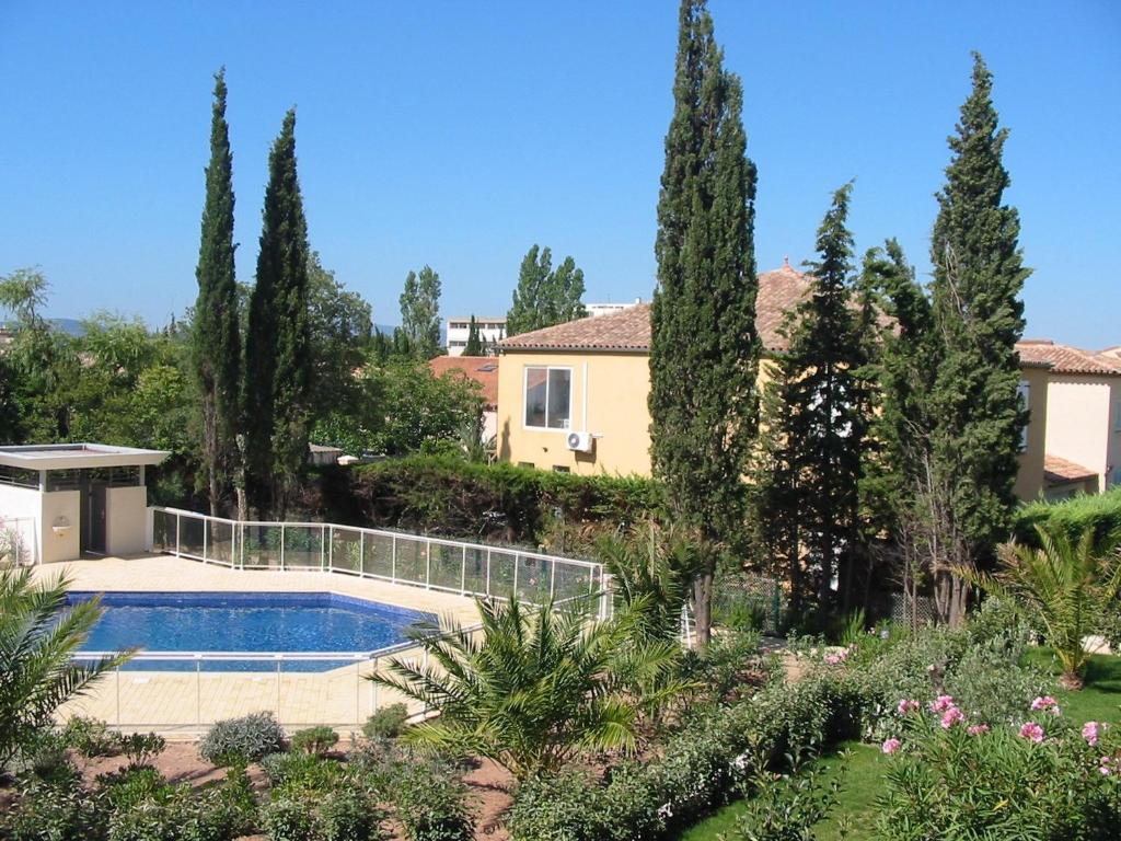 Appartement avec terrasse à Fréjus, 70 m², piscine partagée - 3
