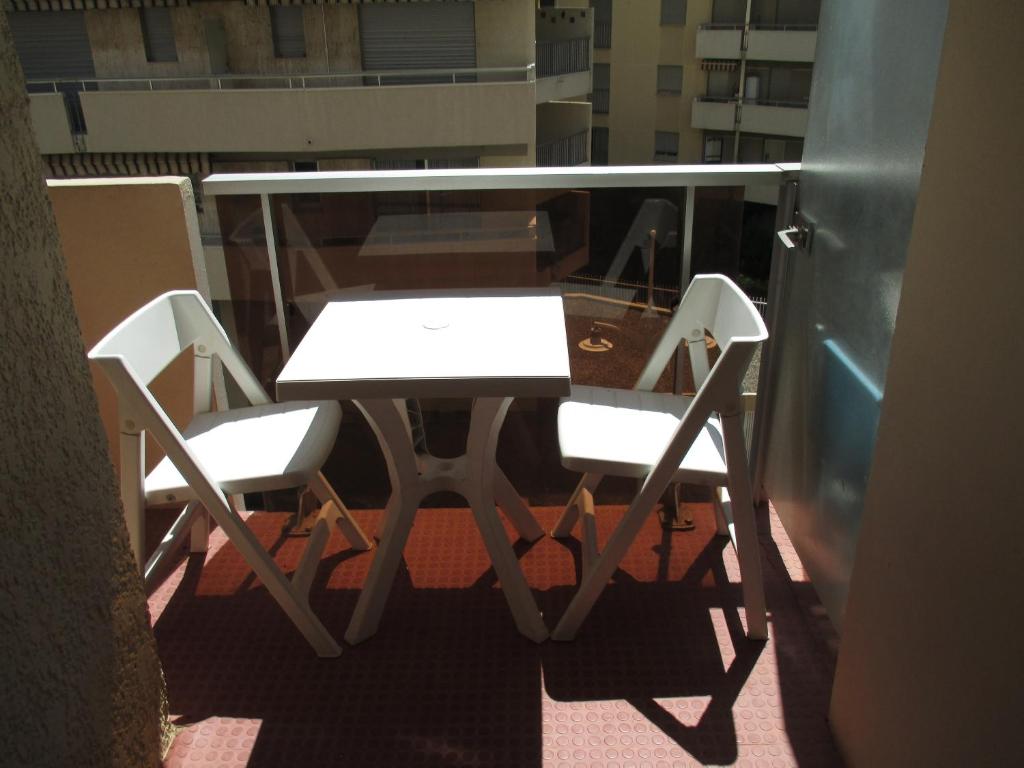 Studio moderne avec balcon – Saint-Raphaël – 25 m² – Parking - 1