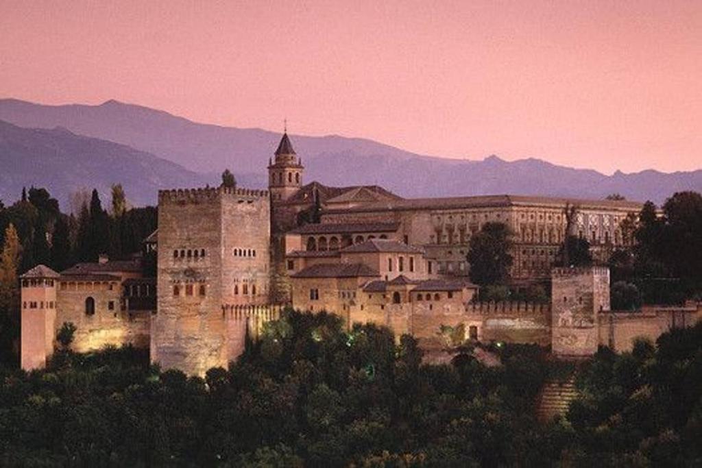 Charming apartment historic centre Granada 80 m² + balcony - 4