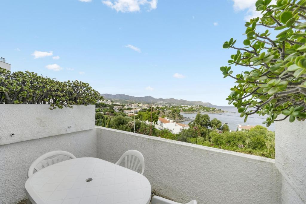 Cozy apartment in Llançà 30 m² with sea view - 2