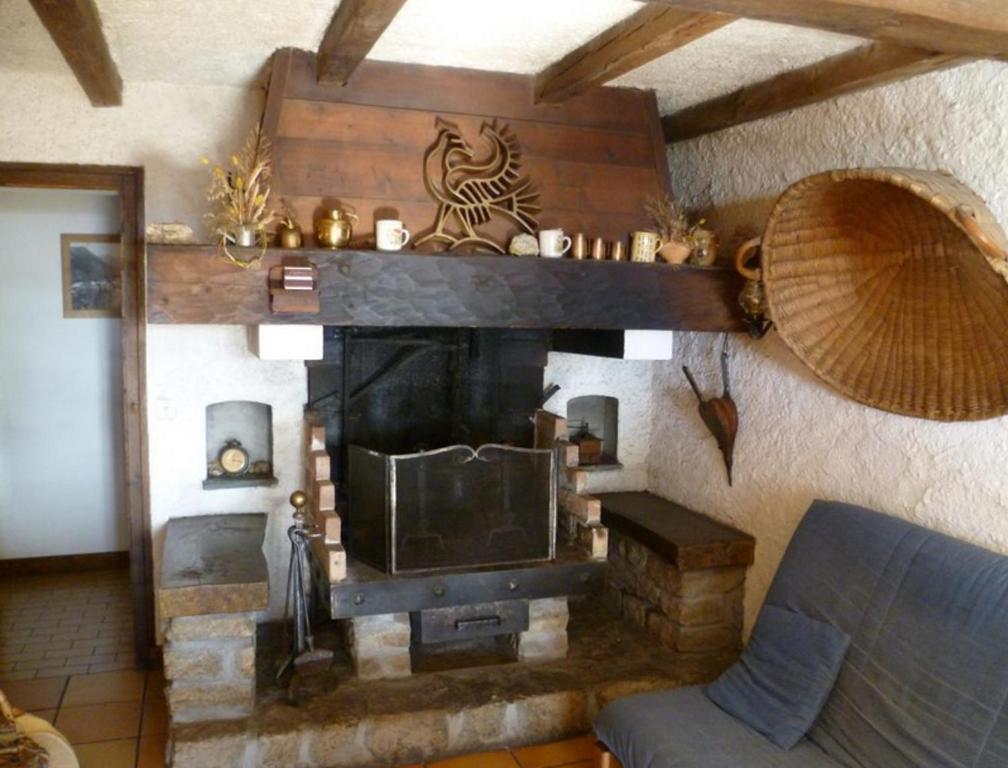 Maison chaleureuse à Notre-Dame-de-Bellecombe avec cheminée. - 5