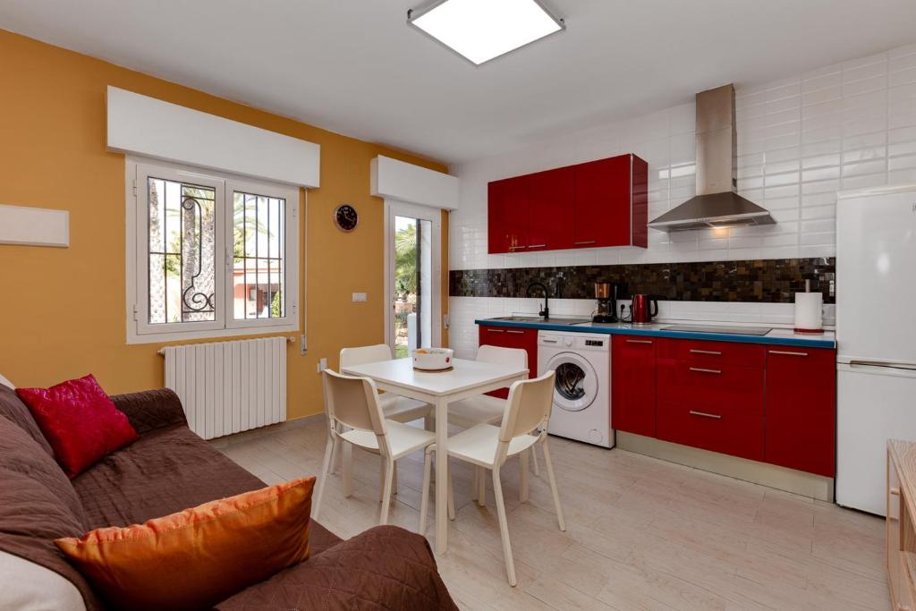 Charming Villa in Torrevieja with Private Pool - 4
