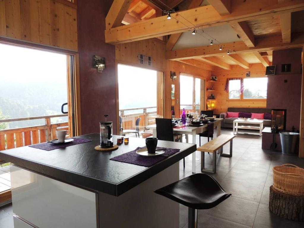 Chalet charmant aux Gets avec vue sur montagne et cheminée - 2