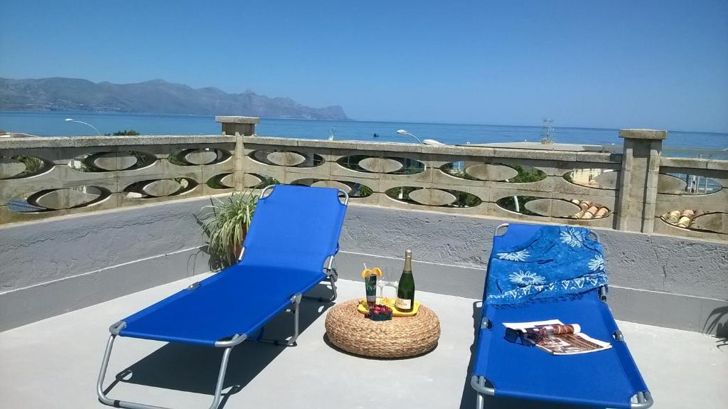Bright Apartment in Alcamo: 100 m² with Sea View - 1