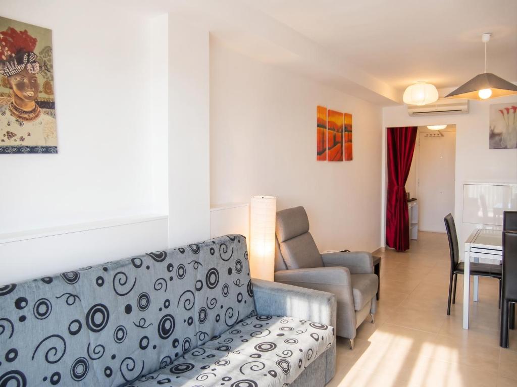 Modern apartment in Vinaròs with sea view and shared pool - 4