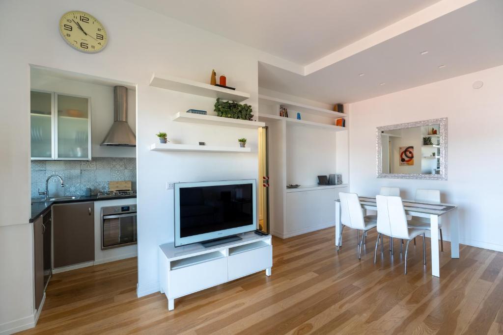 Central Apt Parking – by Viva Domus - 5