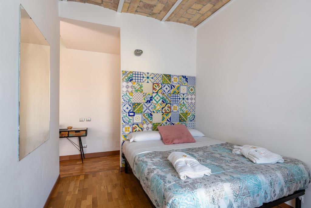 Center Suite - by Viva Domus - 1