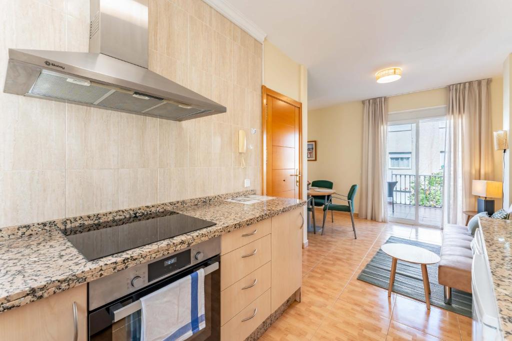 Los Boliches Rooftop Retreat • 1BR Sleeps 3 - Pass the Keys - 4