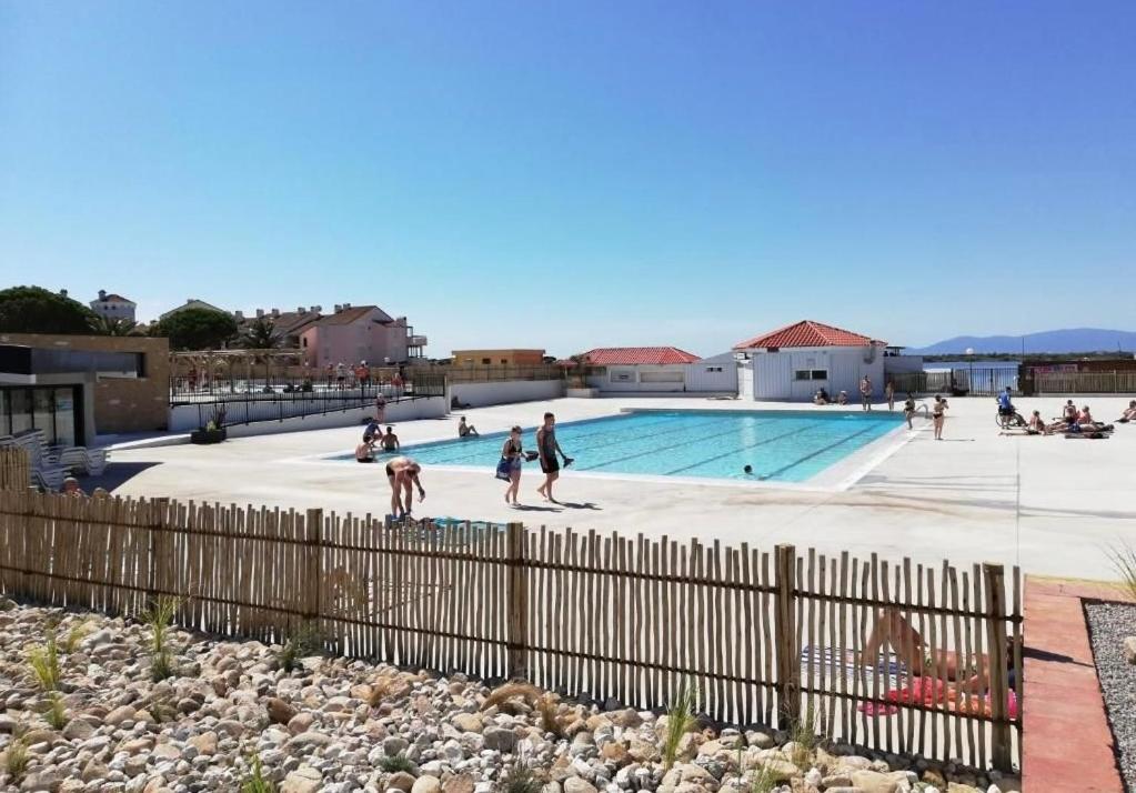 Vue étang et montagnes avec piscines - 1