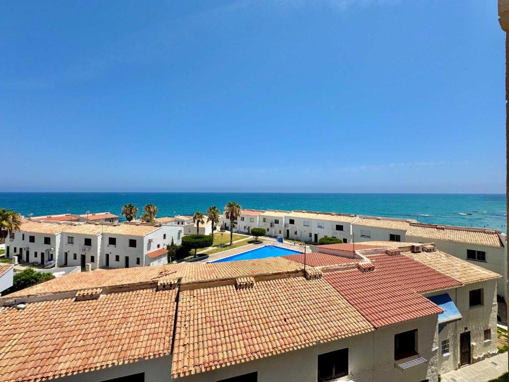 Beachfront 1-Bed Apt Sea View Orihuela Costa - 2