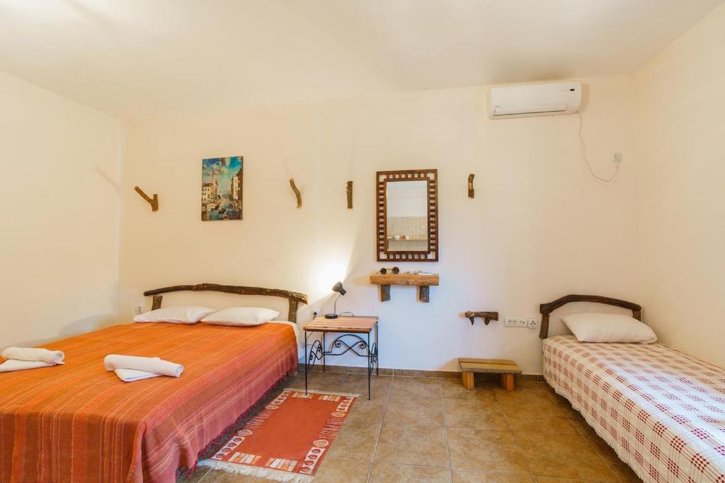 2 Apartment with the bathroom and kitchen for 3 - 2