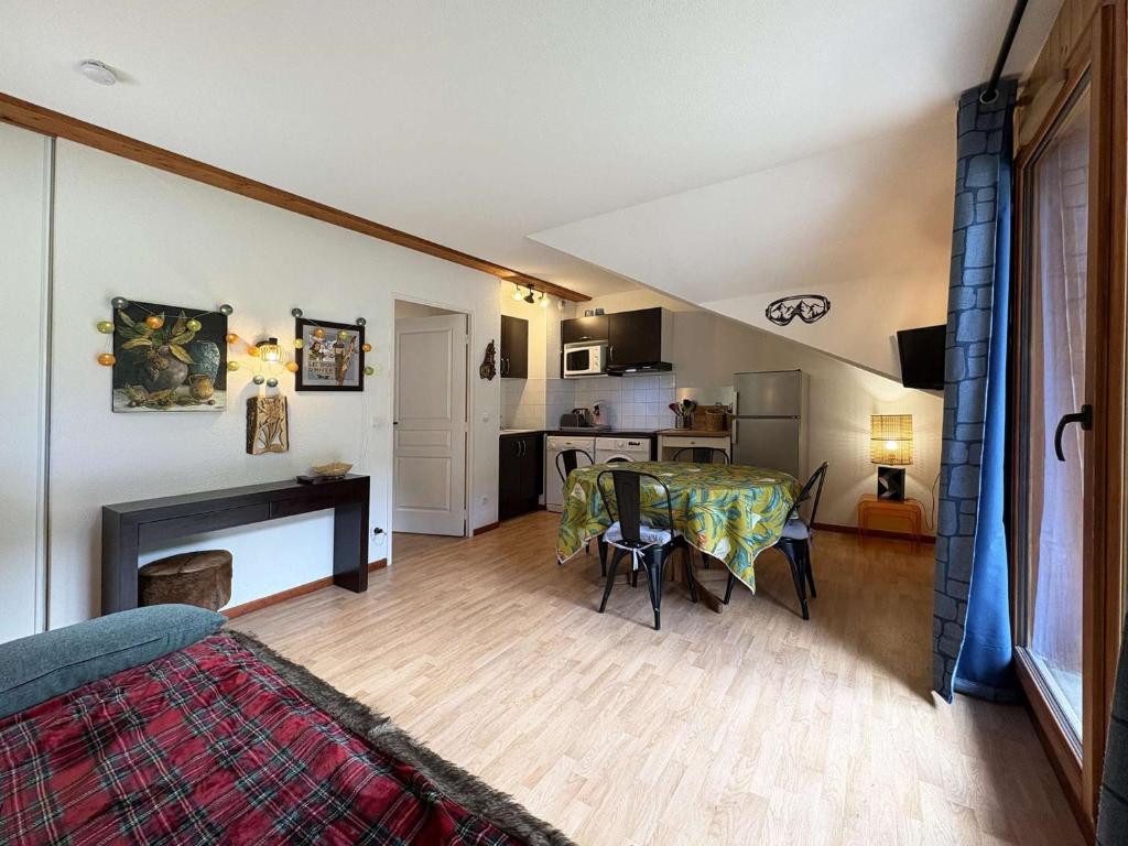 Appartement avec Piscine, Sauna, Hammam et Wifi aux Pieds des Pistes, Les Orres 1800 - FR-1-322-92 - 1