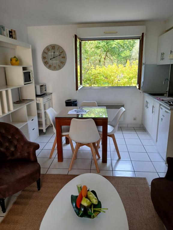 Duplex T3 2 étoiles bord de lac 65mcarrés - 2