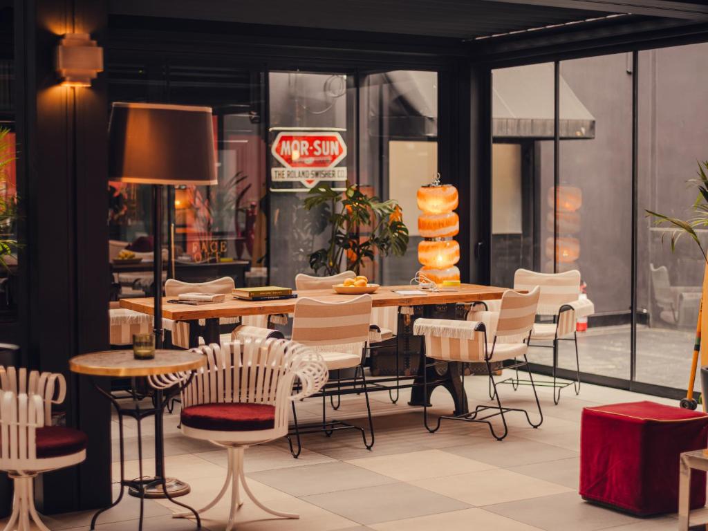 Bar/lounge