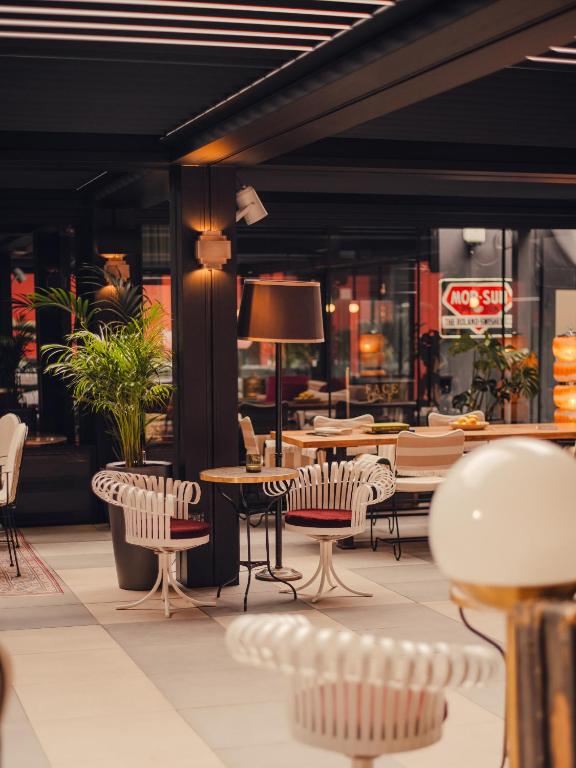Bar/lounge