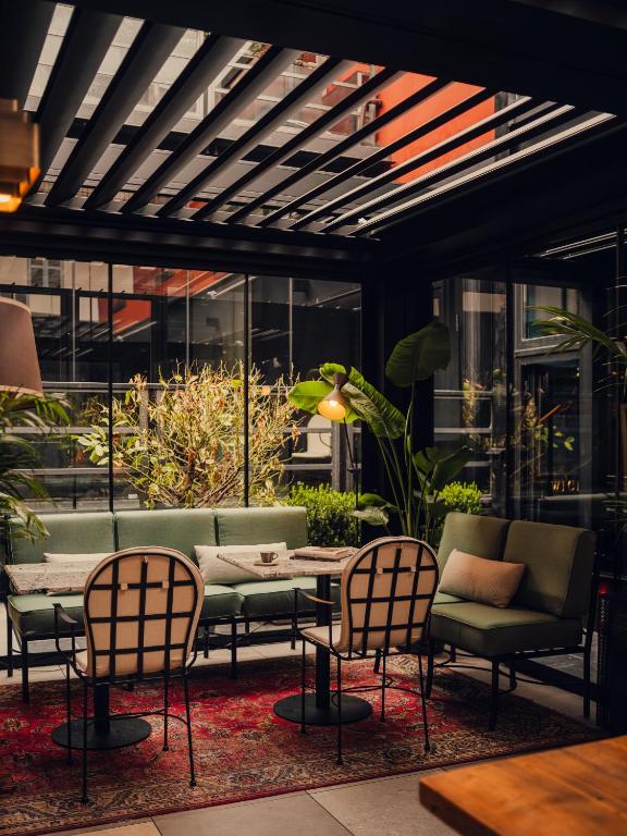 Bar/lounge